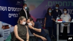 رئیس‌جمهوری اسرائیل پیش از زدن دز سوم واکسن کرونا