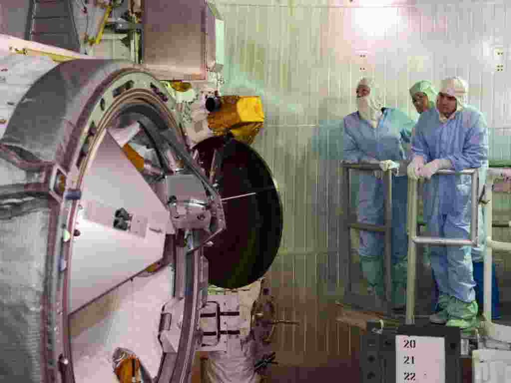 El transbordador espacial Atlantis, OV-104, se prepara para su lanzamiento desde el Centro Kennedy de la NASA en Florida.