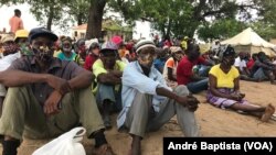 Metuge: Campo de deslocados do centro agrário de Napala. Distribuição de alimentos por PMA a deslocados da insurgência em Cabo Delgado. Moçambique