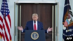 پرزیدنت ترامپ در جریان کنفرانس خبری روز دوشنبه در محوطه کاخ سفید