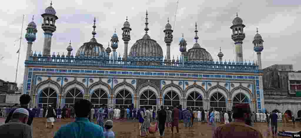 راولپنڈی کی قدیم مسجد حنفیہ میں بھی نماز کا بڑا اجتماع ہوا۔&nbsp;