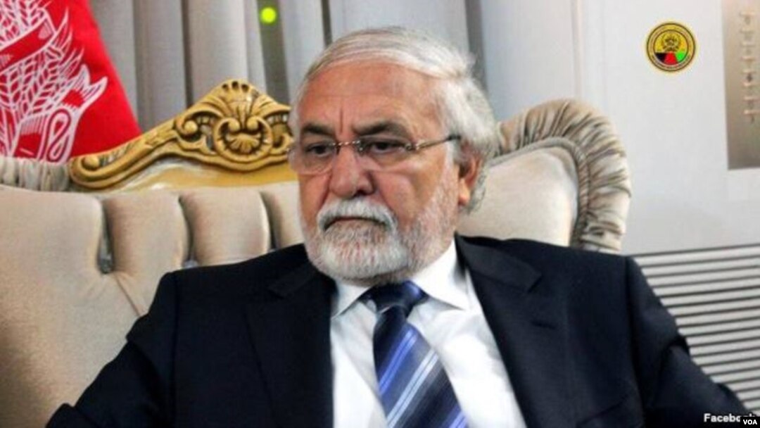  پيښور کې افغان سفارتي چارواکو دهغه دراخوشې کيدو پخلى کړى اؤ وئيلي يې دي چې هغه دجمعې په سحر افغان قونصل خانې ته بوتلل شوى اؤ ددغه ځايې څخه به وروستو اسلام اباد ته روانولى شي.