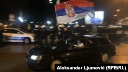 Okupljanja na ulicama Nikšića nakon zatvaranja biračkih mesta, Foto Aleksandar Ljumović, RFE/RL