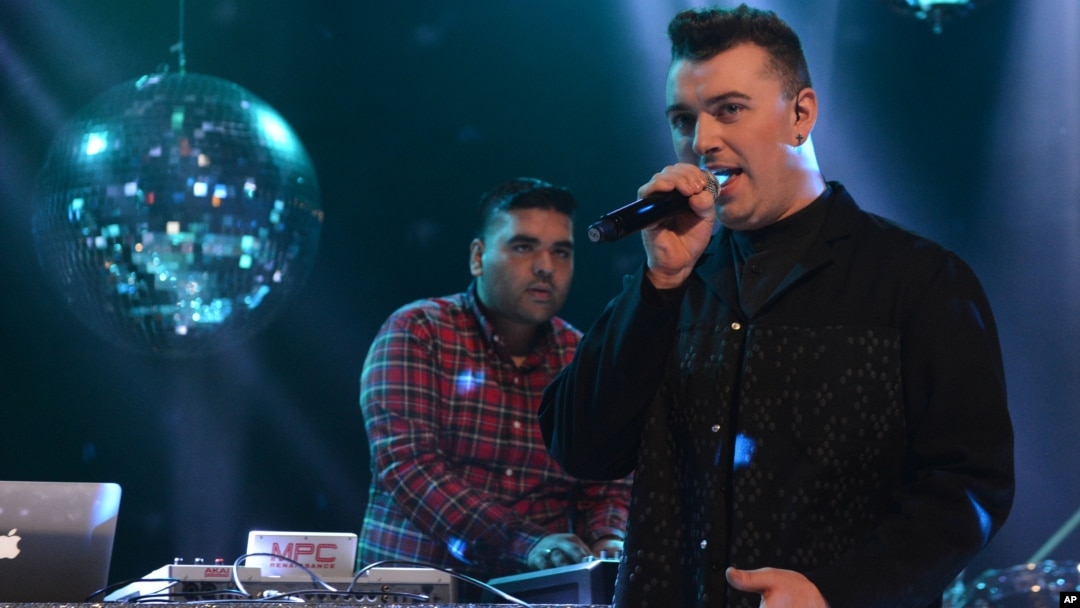 Penyanyi Inggris Sam Smith merupakan artis pendatang baru paling bersinar tahun ini, meraih 6 nominasi Grammy (foto: dok).