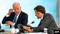အမေရိကန်သမတ Joe Biden နှင့် ပြင်သစ်သမတ Emmanuel Macron