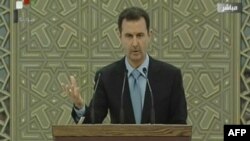 Presiden Suriah Bashar al-Assad memberikan sambutan seusai upacara pelantikannya sebagai Presiden untuk masa jabatan ke-3 (16/7).