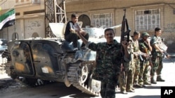 Humus'un Halideye semtinde Özgür Suriye Ordusu'na katılan bir asker