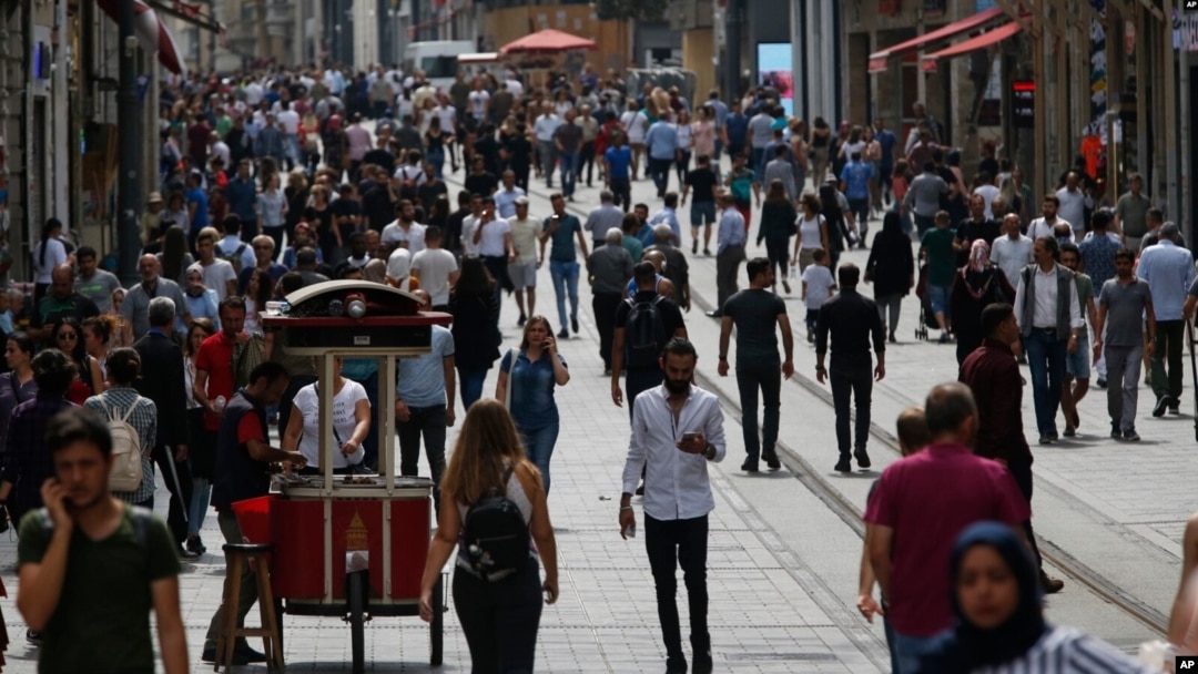 TÜİK verilerine göre Türkiye'de kadınların beklenen yaşam süresi 80 yıl iken, erkeklerde beklenen yaşam süresi 74,7 yıl oldu.