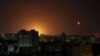 Вибух безпілотника у небі над Києвом під час російської атаки 28 травня 2023 р. REUTERS/Gleb Garanich 