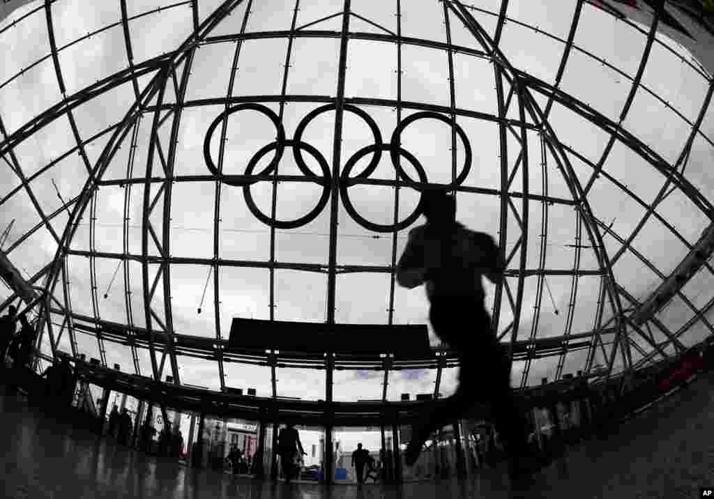 Foto tomada con un lente ojo de pescado en el ExCel Centre de Londres.