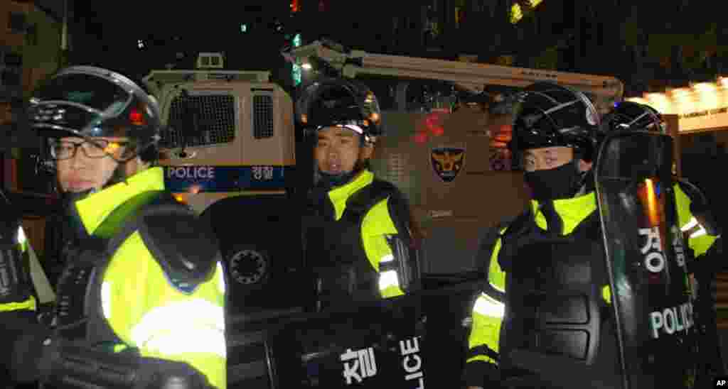 Anti-G20 Demonstrations Begin in Seoul