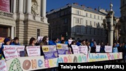 Донбаські переселенці протестують проти псевдовиборів у східній Україні. Львів, 2 листопада 2014 р. 