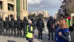 Polis MSK-nın qabağını bağlayıb