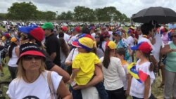 Inmigrantes venezolanos a favor de consulta