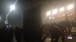 سنگرسازی معترضان مشهدی برای تقابل با شلیک مستقیم ماموران سرکوب
