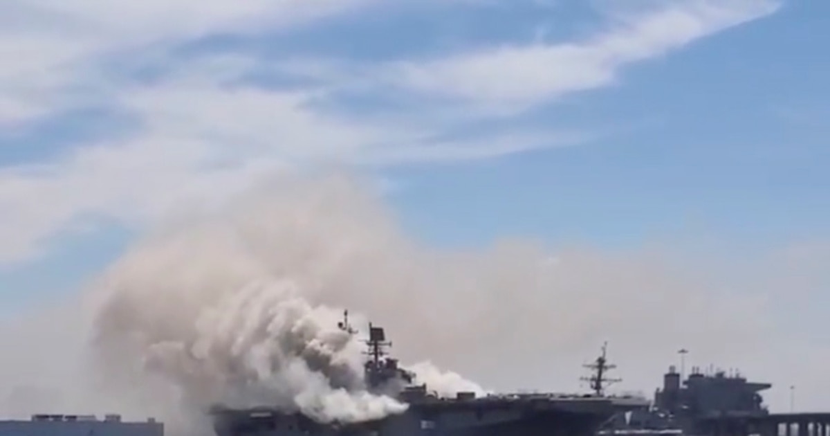 Bomberos combaten incendio en buque de la Armada EE.UU. en San Diego ...