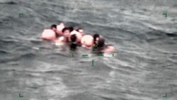 中国渔船翻船营救行动仍在继续