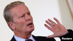 Austrian Vice Chancellor Reinhold Mitterlehner addresses a news conference after a cabinet meeting in Vienna, Austria, Sept. 29, 2015. 