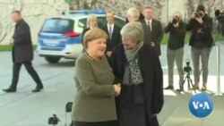Brexit : Theresa May rencontre Angela Merkel à Berlin