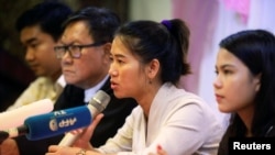 Pan Ei Mon (istri dari wartawan Wa Lone) dalam konferensi pers di Yangon, Myanmar, 4 September 2018. 