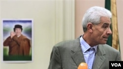 Ansyen minis afè etranjè libyen an Moussa Koussa