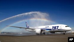 FILE - Boeing 747 Dreamlifter, carrying the first major assembly for the Boeing 787 Dreamliner in Everett, Washington, after the plane's arrival from Italy, April 24, 2007.