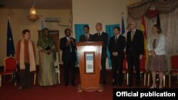 Madaxweynaha oo ka hadlaya kulanka uu la yeeshay safiirada cusub.