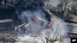 Los bomberos aseguraron que no habían inhalantes tóxicos y que desconocían con detalle la causa del accidente.