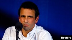 El opositor Henrique Capriles le escribió al papa Francisco horas antes de que se cumpla el encuentro con el presidente Nicolás Maduro en el Vaticano.