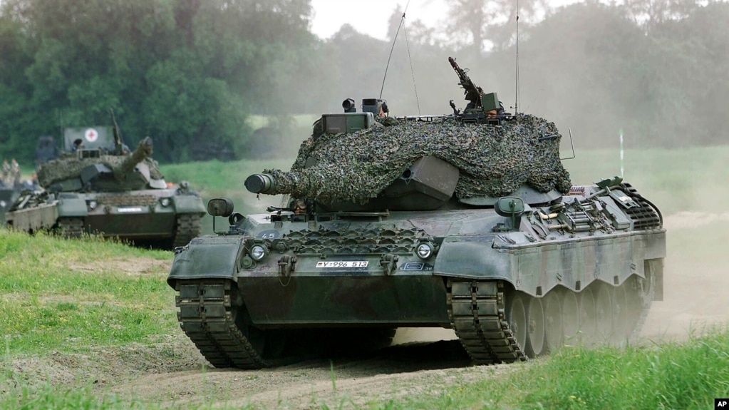 Xe tăng Leopard 1 của Đức (chụp năm 2000).