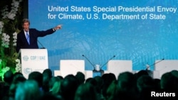 Utusan iklim AS John Kerry berbicara pada COP28 di Dubai, Uni Emirat Arab (2/12). 