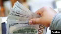 La captación ilegal de dinero en Ecuador puede llevar hasta a cinco años de prisión.