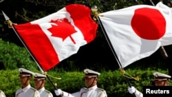 캐나다와 일본 국기