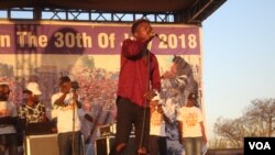 Zimbabwe's dance hall singer Killer T at the “Go Out and Vote” campaign in Mbare, one of the poverty-stricken townships in Harare, singing about the importance of youth participation in all democratic processes of the southern African nation, July 27, 2018. 