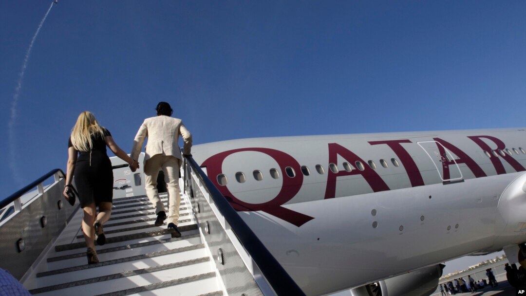 Pesawat Boeing 777-200LR milik Qatar Airways di Dubai Airshow, Dubai. (Foto: Dok)