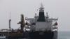 Kapal tanker pembawa minyak milik Iran, Fortune, berlabuh di kilang El Palito dekat Puerto Cabello, Venezuela, pada 25 Mei 2020. (Foto: AP/Ernesto Vargas)