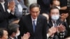 Yoshihide Suga reemplaza a Abe como primer ministro de Japón