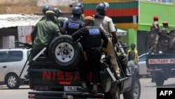 La police patrouille dans une rue de Lusaka, Zambie, 15 janvier 2018.