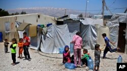 Kamp pengungsi di kota Bar Elias, Lembah Bekaa, Lebanon. (Foto: dok).