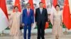 Presiden China Xi Jinping dan ibu negara Peng Liyuan (kanan), bertemu Presiden Joko Widodo dan ibu negara Iriana di kota Chengdu Provinsi Sichuan, China barat daya, Kamis, 27 Juli 2023. 