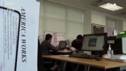 美國申請失業保險人數上週增加130萬