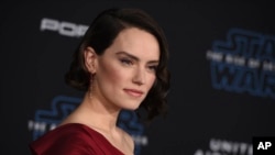 Daisy Ridley na svjetskoj premijeri filma "Ratovi zvijezda - Uspon Skywalkera", 16. decembra 2019. u Los Anjelesu(Foto: Jordan Strauss/Invision/AP)
