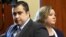 La esposa de George Zimmerman, Shellie, no presentará cargos a pesar de haber llamado al 911.