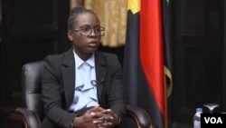 Vera Daves, Ministra das Finanças de Angola durante uma entrevista com João Santa Rita, jornalista da VOA em Washington, D.C.