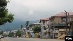 La ville déserte de Buea, chef-lieu de la région anglophone du Sud-Ouest au Cameroun, le 6 février 2019. (E. Kindzeka/VOA)