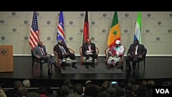 Conferência sobre democracia e prosperidade e África no Instituto da Paz em Washington (da esquerda para direita - José Maria Neves, Ernest Koroma, Johnnie Carson, Joyce Banda e Macky Sall)