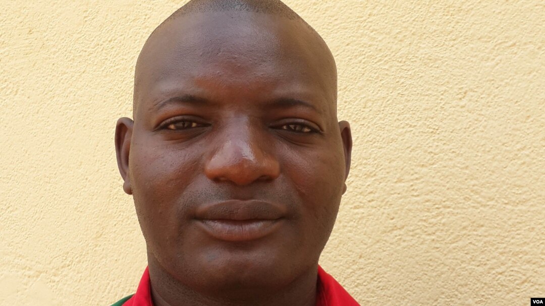 Mfuka Muzemba é um dos jovens envolvidos na criação do Fórum 