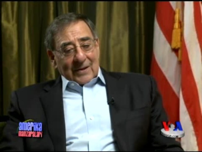 AQSh Mudofaa vaziri Leon Panetta bilan suhbat/Panetta talks to VOA