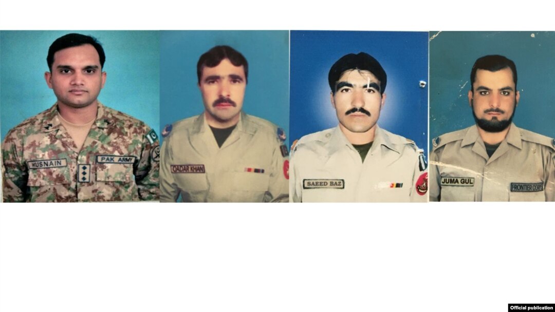 Enpat tentara Pakistan yang tewas dalam ledakan bom di Kurram hari Minggu (15/10). 