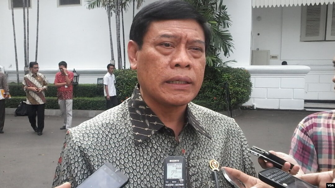 Menkopolhukam Tedjo Edy Purdijanto mengatakan pemerintah masih mendalami keterkaitan 16 WNI yang tertangkap di Turki dengan kelompok radikal ISIS (foto: VOA/Andylala).